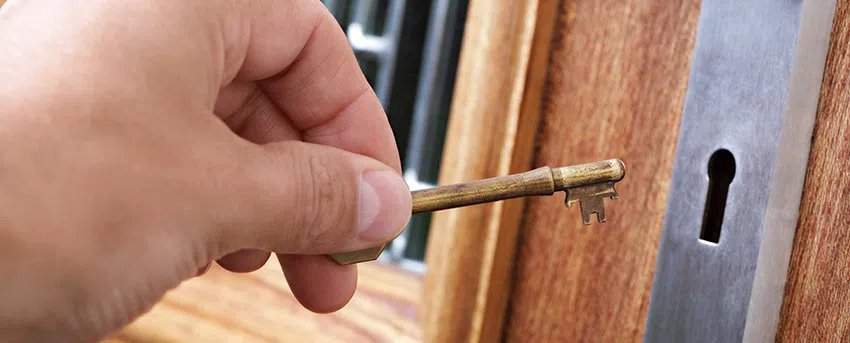 Central Locksmith Store Hialeah, FL 305-307-5758 - lockout-service-01