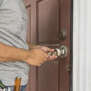 Central Locksmith Store Hialeah, FL 305-307-5758 - locks-replace-01
